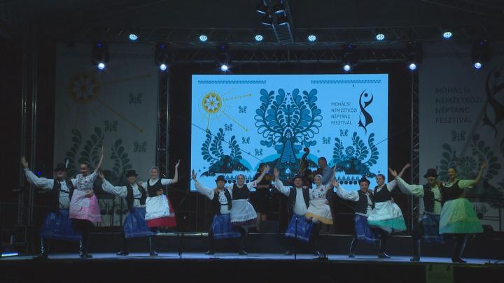 Nemzetiségek táncai Mohácson