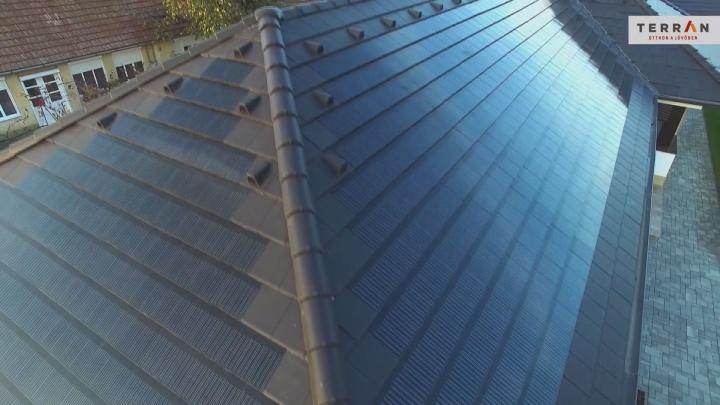 Népszerű a napelemes tetőcserép