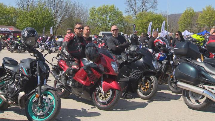 Szezonnyitó motoros gurulás