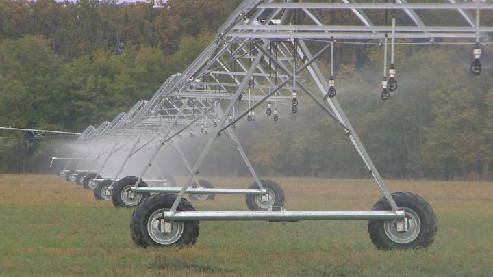 Öntözőrendszert adott át az agrárminiszter Öntözőrendszert adott át az agrárminiszter