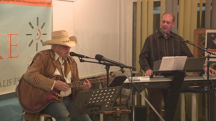 Pécsett koncertezett az Elvis imitátor