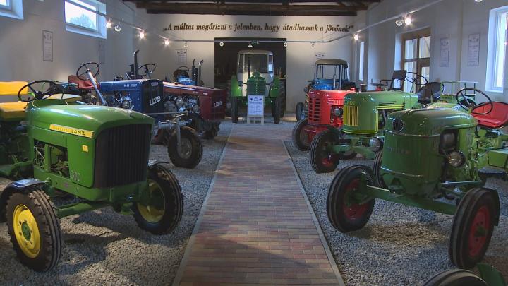 Traktormúzeum Újpetrén