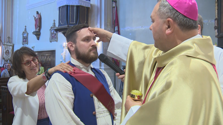 Püspöki bérmálás Bólyban